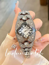 MW07770 Diamond Aura Gold Watch