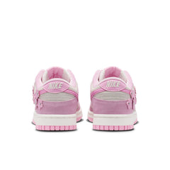 WMNS Nike Dunk Low SE Femme (Pink Rise/Pink Rise/Sail)
