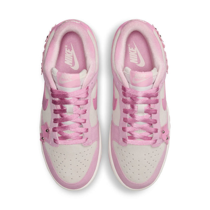 WMNS Nike Dunk Low SE Femme (Pink Rise/Pink Rise/Sail)