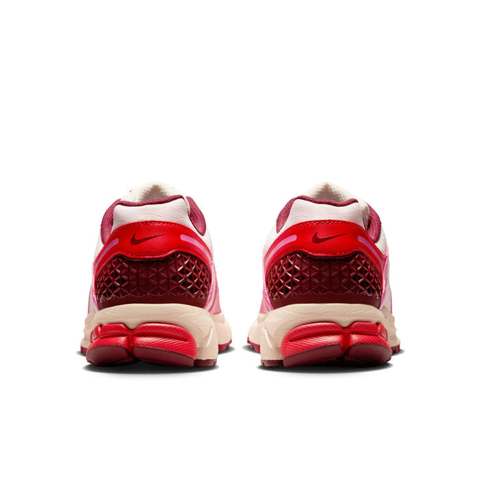 WMNS Nike Vomero 5 (Light Soft Pink/LT Crimson)